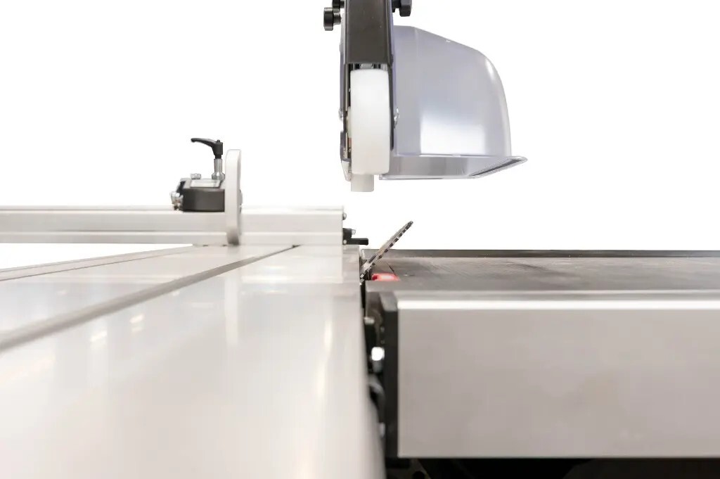 Squadratrice a controllo numerico