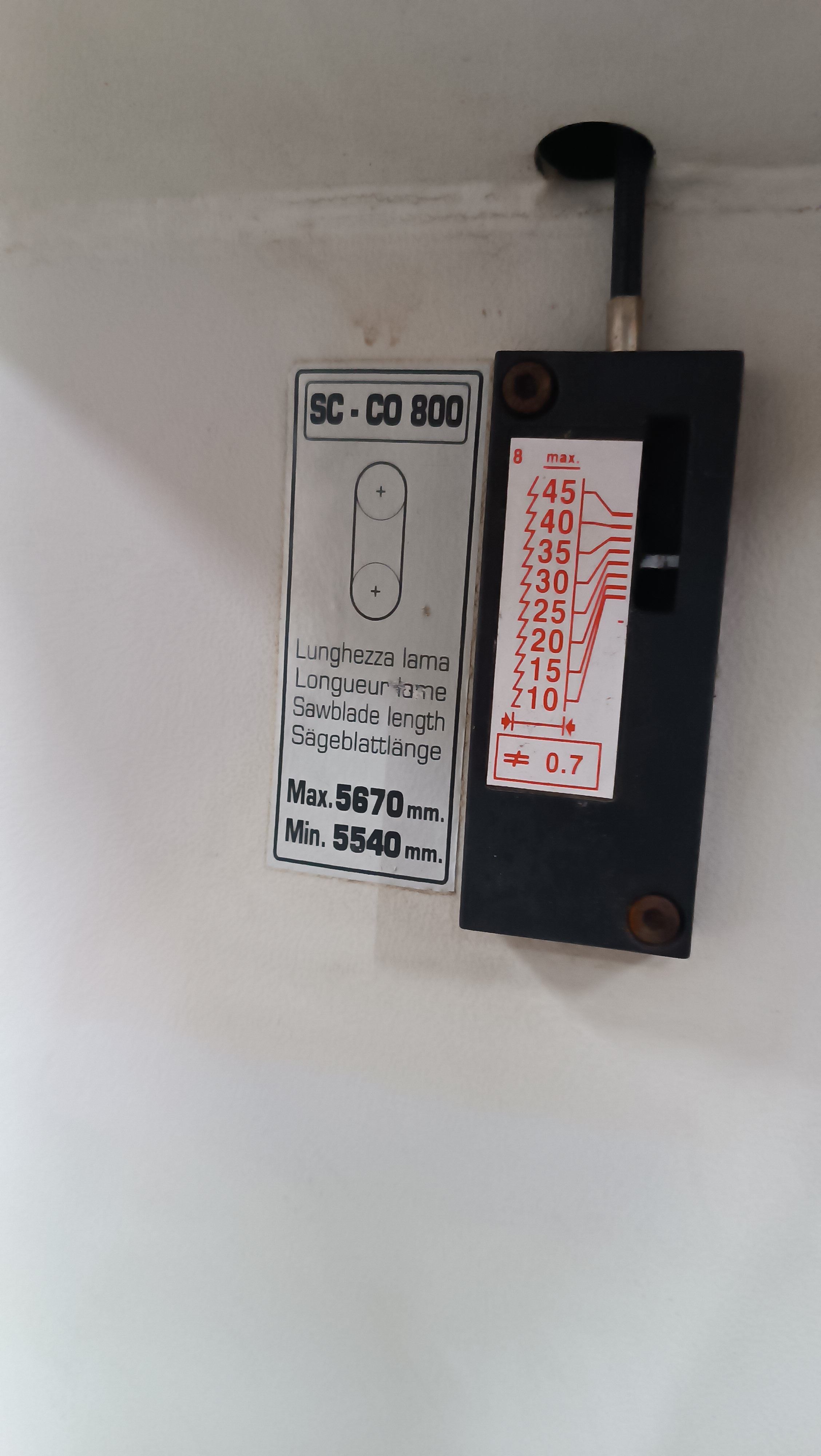 Sega a nastro usata per legno centauro CO 800 dati tecnici